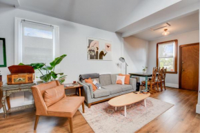 Charming Vintage 2BR Apartment in Oakland apts